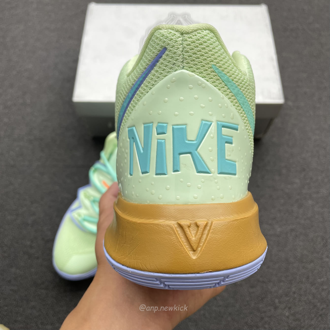 Nike Kyrie 5 Spongebob Squidward Patrick Cj6951 300 Cj6950 600 (9) - www.kitistry.com Nike Kyrie 5 Spongebob Squidward Patrick Cj6951 300 Cj6950 600 (9) - www.kitistry.com