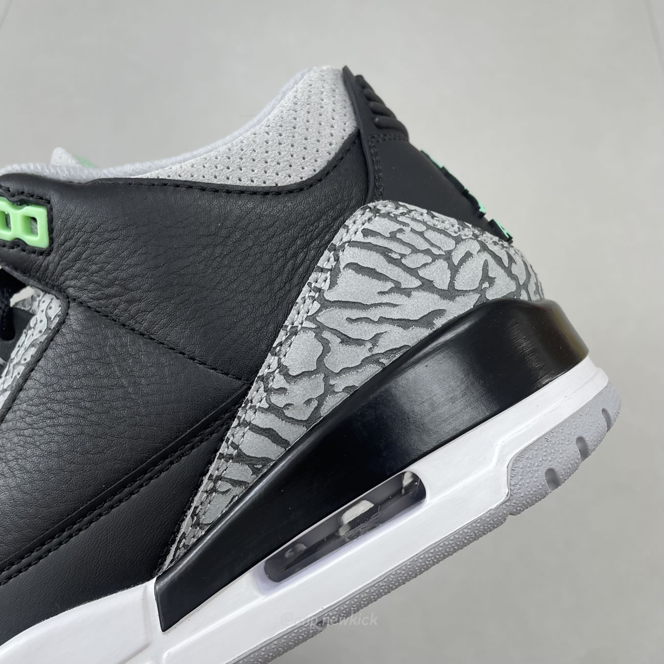 Air Jordan 3 Retro Green Glow Ct8532 031 (4) - www.kitistry.com Air Jordan 3 Retro Green Glow Ct8532 031 (4) - www.kitistry.com