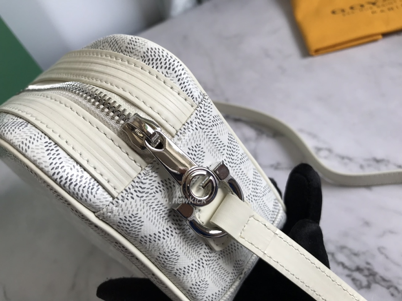 Goyard Cap Vert Camera Bag 13 Cm X 6.5 Cm X 22 Cm (30) - www.kitistry.com Goyard Cap Vert Camera Bag 13 Cm X 6.5 Cm X 22 Cm (30) - www.kitistry.com