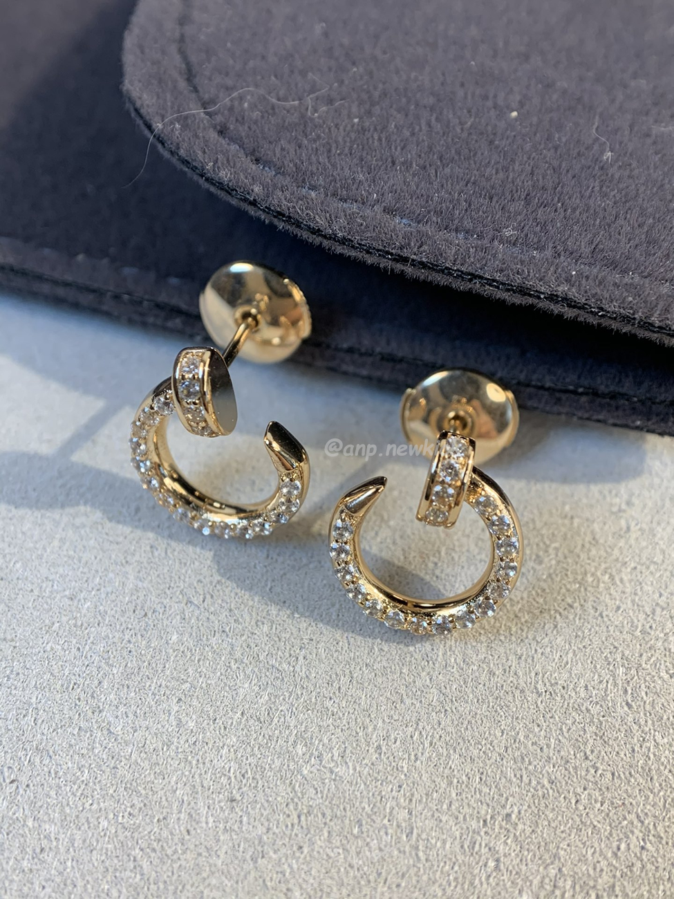 Cartier Nail With Diamond Tips Earrings (14) - www.kitistry.com Cartier Nail With Diamond Tips Earrings (14) - www.kitistry.com