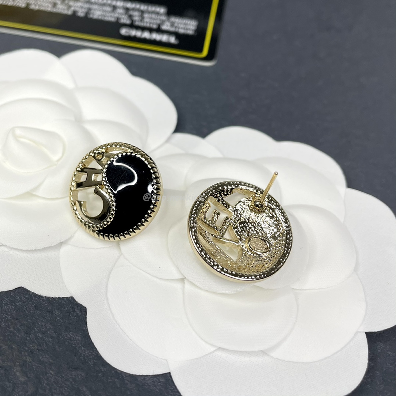 Chanel Cc Gold Earrings (19) - www.kitistry.com Chanel Cc Gold Earrings (19) - www.kitistry.com