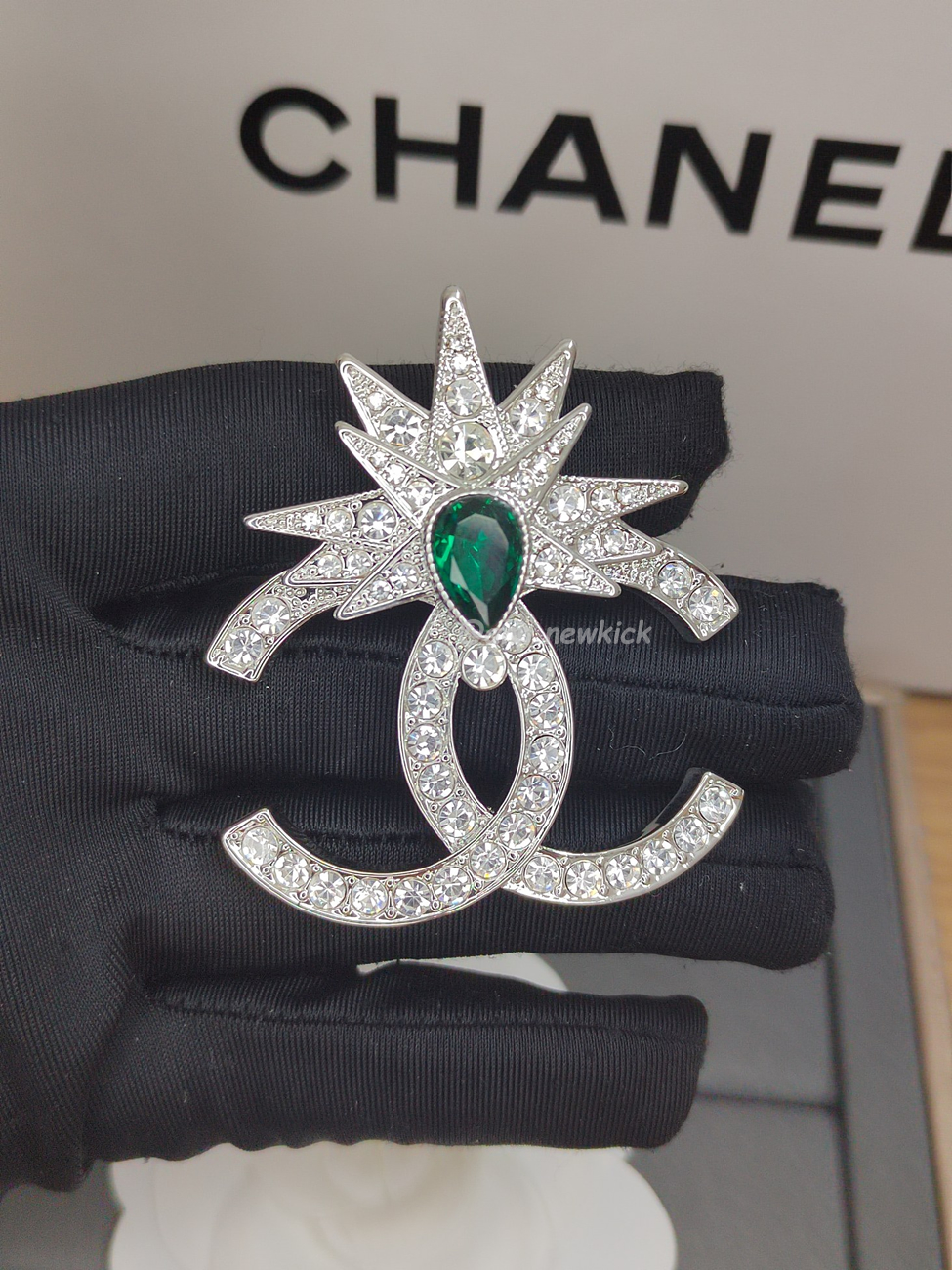 Chanel Clear Crystal And Emerald Crystal Brooch (1) - www.kitistry.com Chanel Clear Crystal And Emerald Crystal Brooch (1) - www.kitistry.com