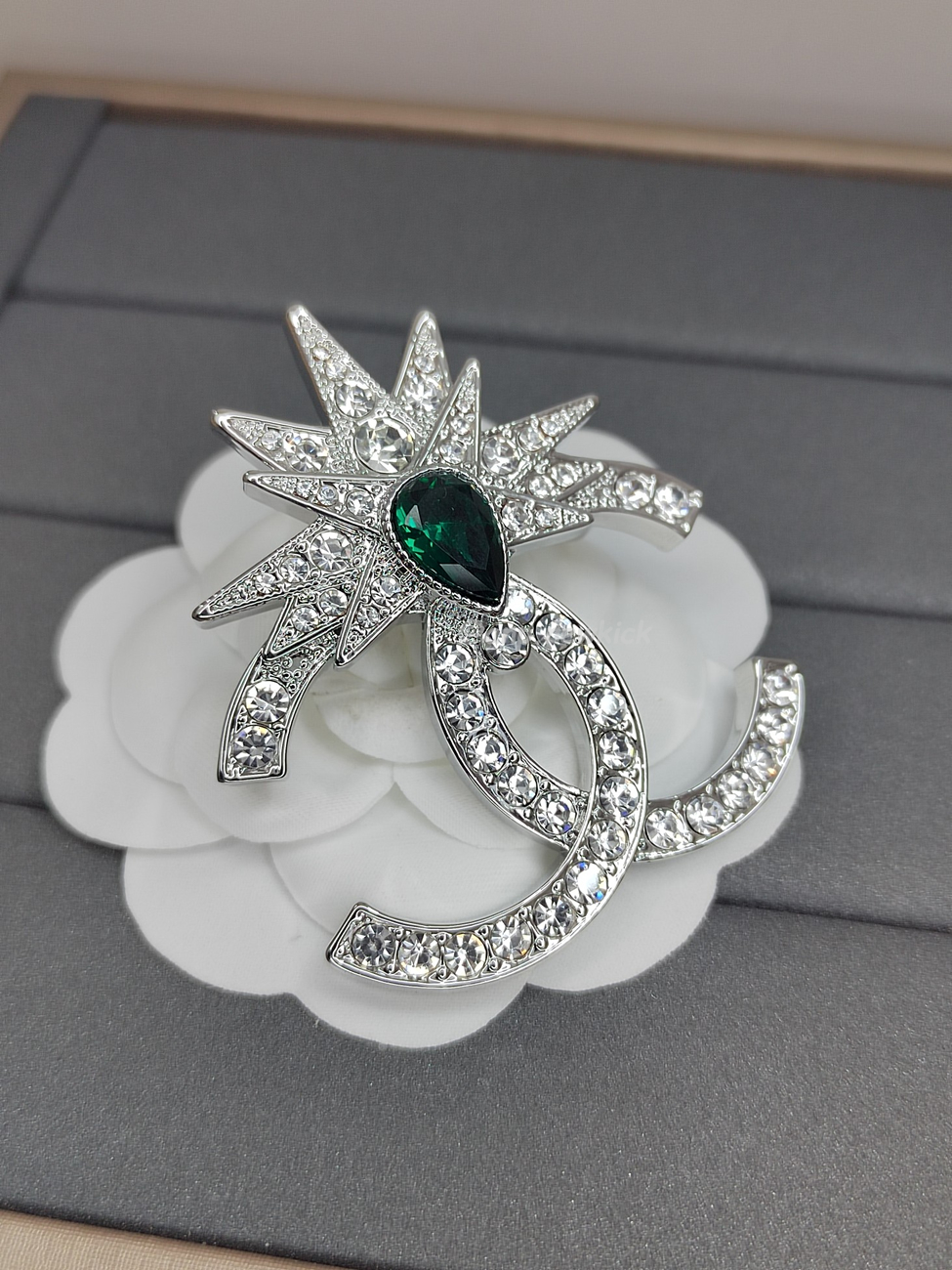 Chanel Clear Crystal And Emerald Crystal Brooch (2) - www.kitistry.com Chanel Clear Crystal And Emerald Crystal Brooch (2) - www.kitistry.com
