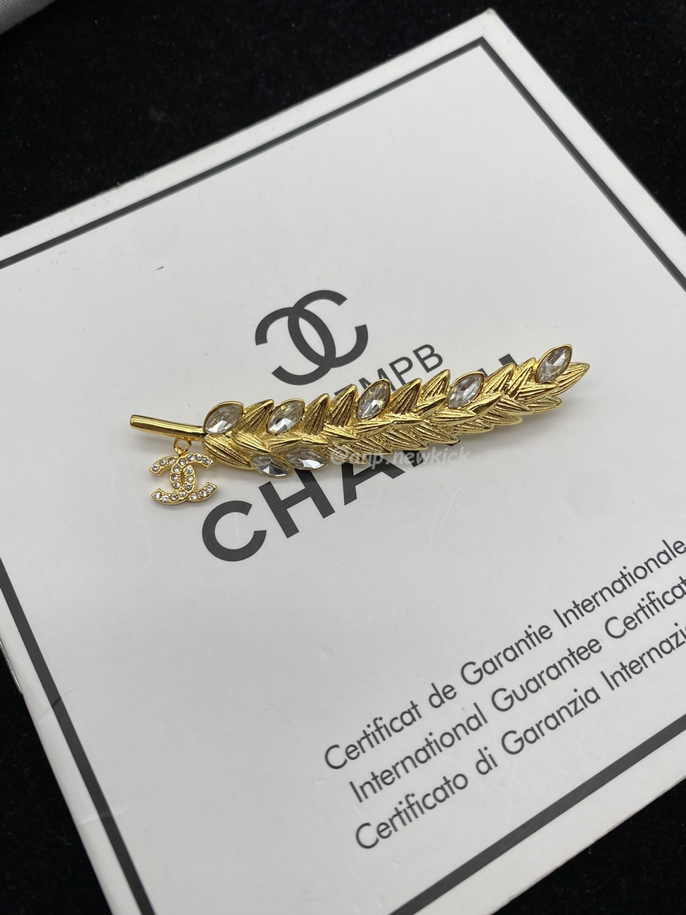Chanel Glass Pearl Cc Gold Brooch (15) - www.kitistry.com Chanel Glass Pearl Cc Gold Brooch (15) - www.kitistry.com
