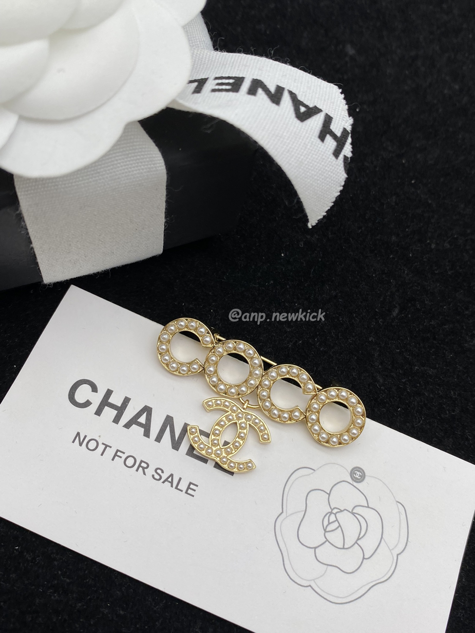 Chanel Glass Pearl Cc Gold Brooch (7) - www.kitistry.com Chanel Glass Pearl Cc Gold Brooch (7) - www.kitistry.com
