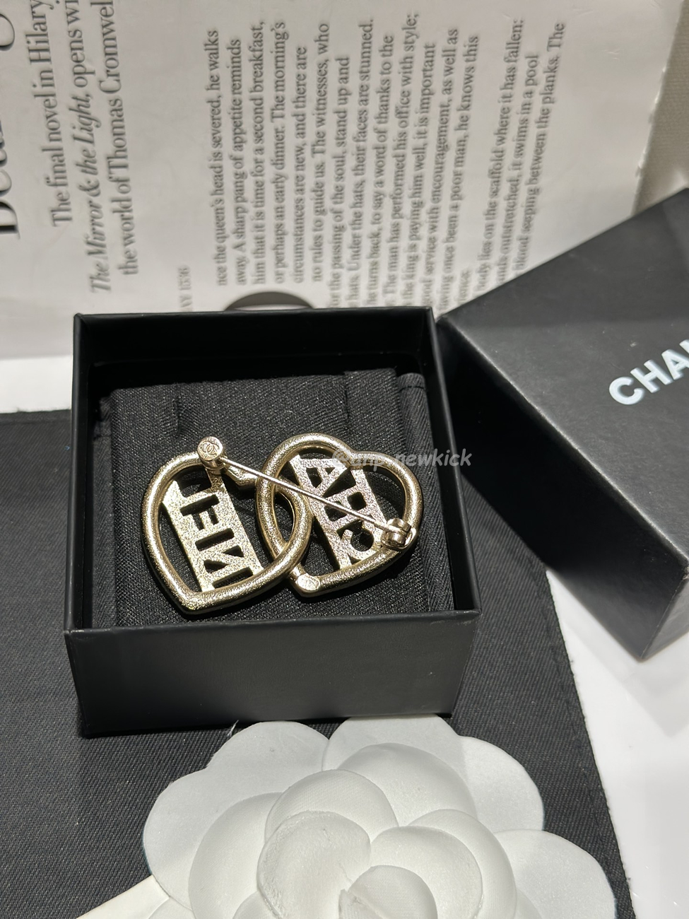 Chanel Double Heart Gold Brooch (2) - www.kitistry.com Chanel Double Heart Gold Brooch (2) - www.kitistry.com