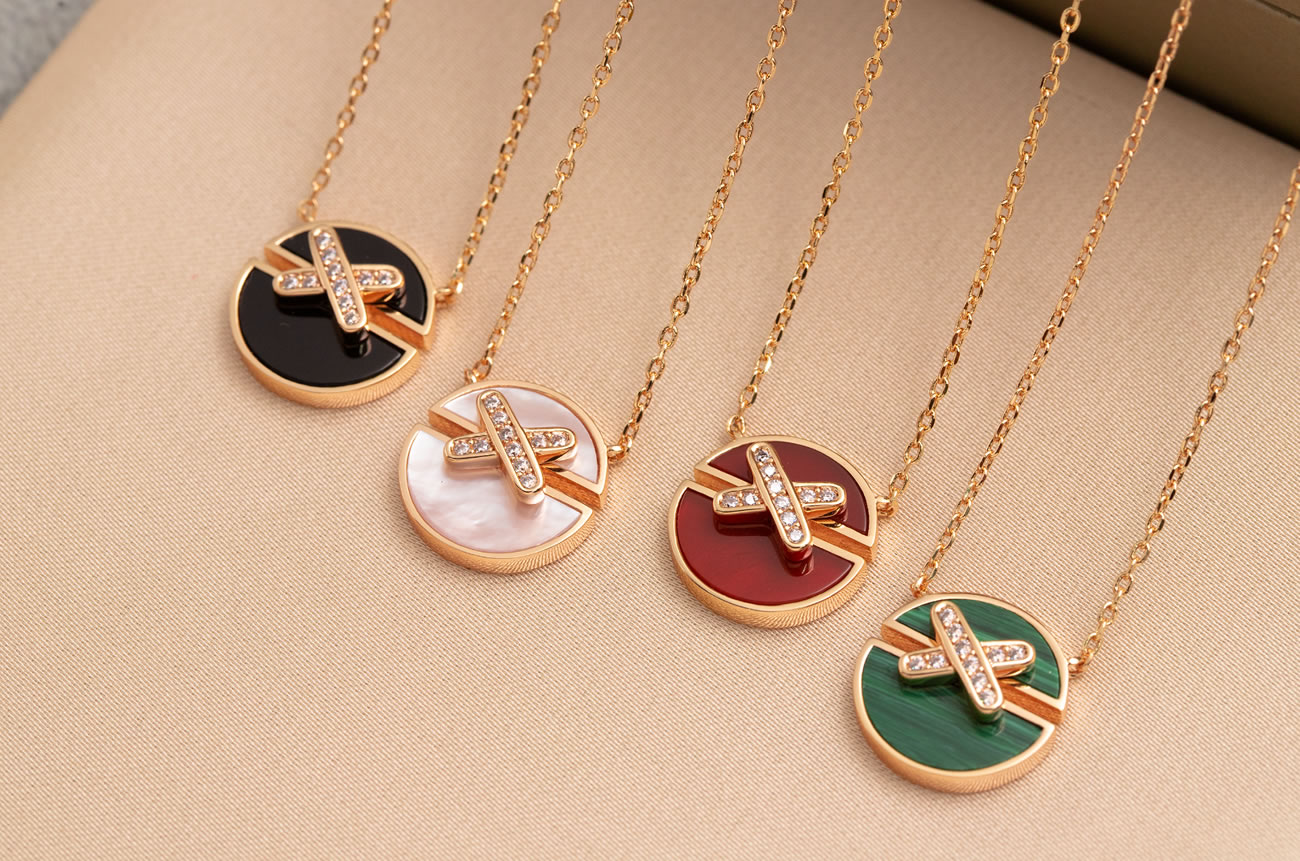 Chaumet Pendant (1) - www.kitistry.com Chaumet Pendant (1) - www.kitistry.com