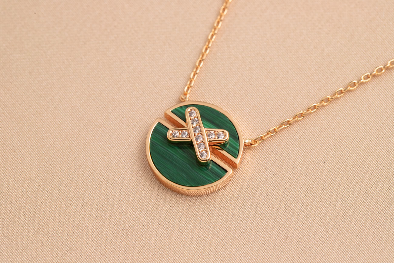 Chaumet Pendant (10) - www.kitistry.com Chaumet Pendant (10) - www.kitistry.com