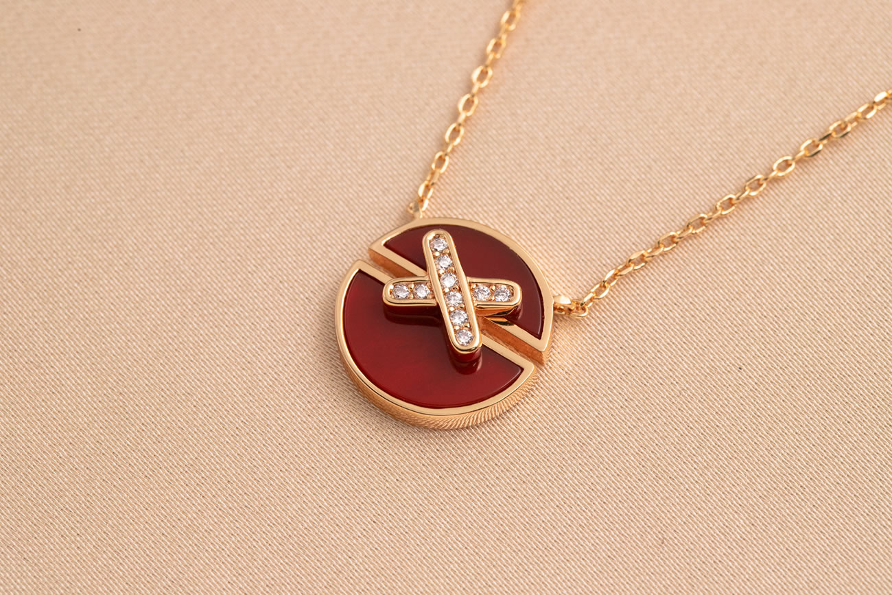 Chaumet Pendant (3) - www.kitistry.com Chaumet Pendant (3) - www.kitistry.com