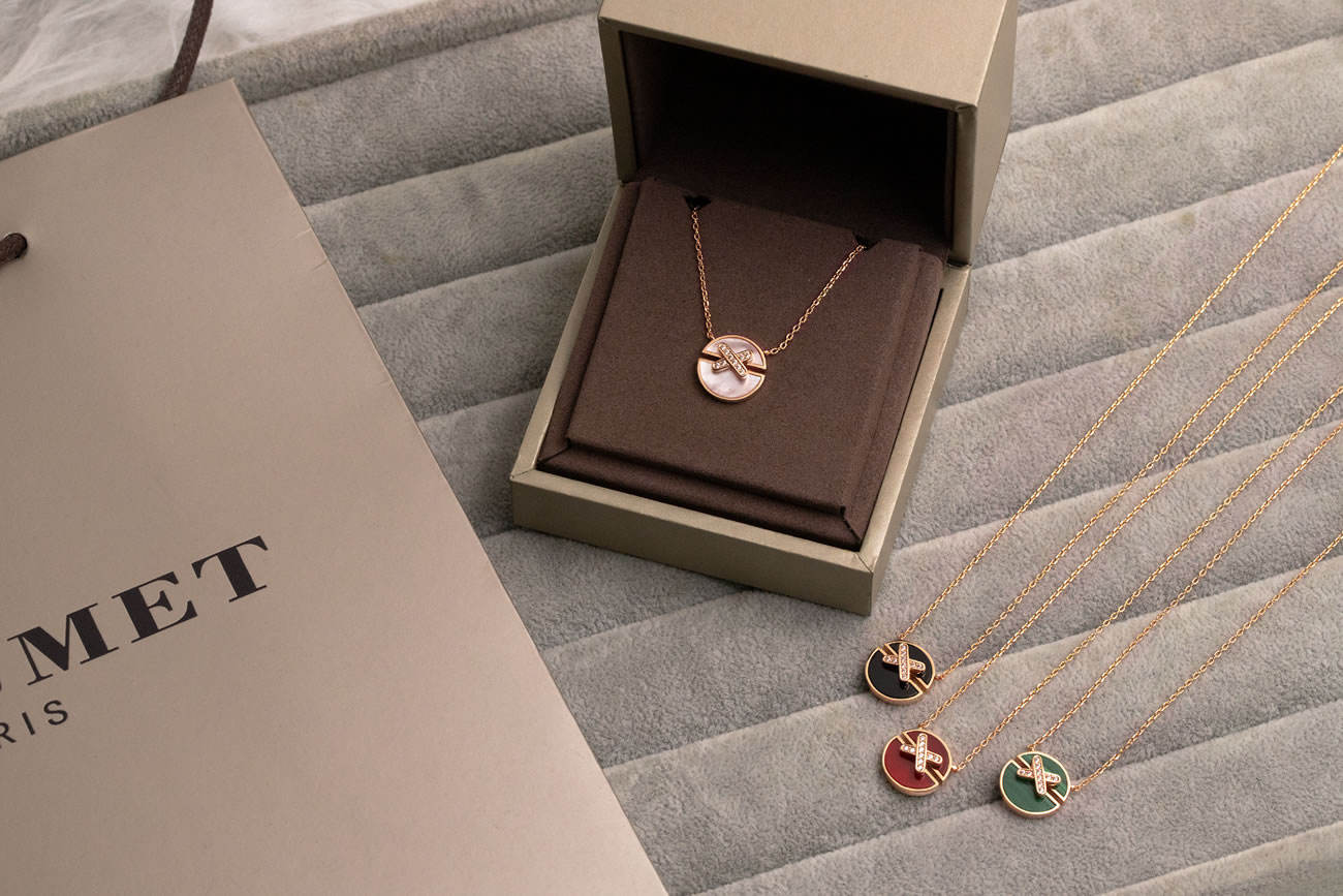 Chaumet Pendant (8) - www.kitistry.com Chaumet Pendant (8) - www.kitistry.com