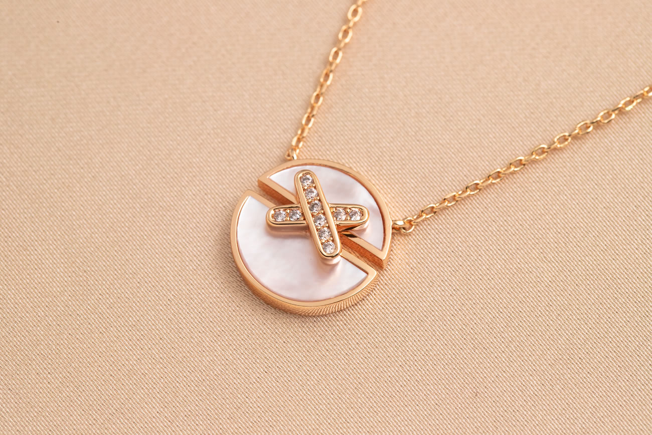 Chaumet Pendant (9) - www.kitistry.com Chaumet Pendant (9) - www.kitistry.com