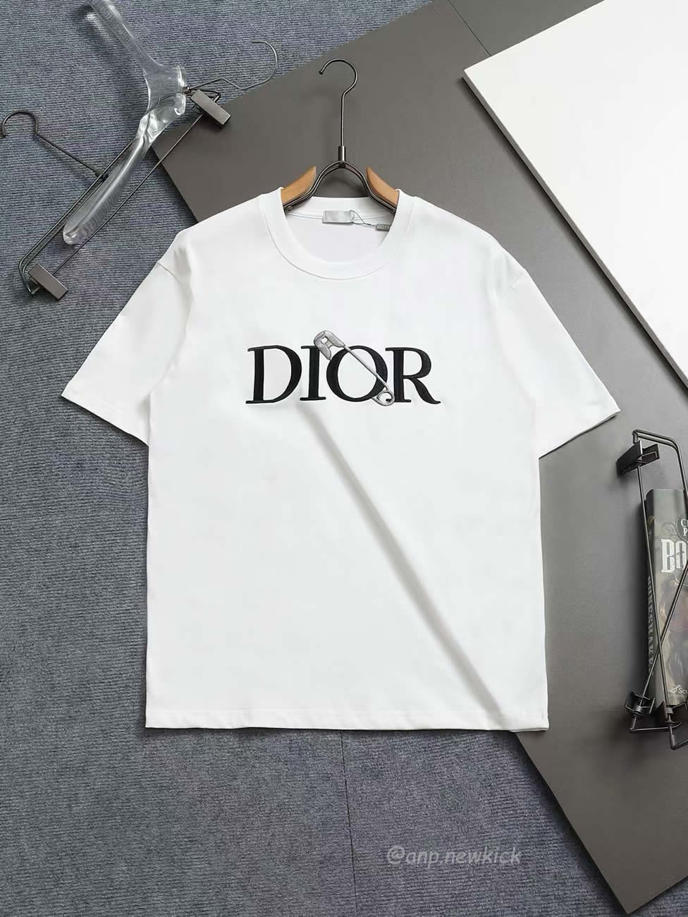 Dior Knitted Crewneck Short Sleeve For Men Black White (4) - www.kitistry.com Dior Knitted Crewneck Short Sleeve For Men Black White (4) - www.kitistry.com