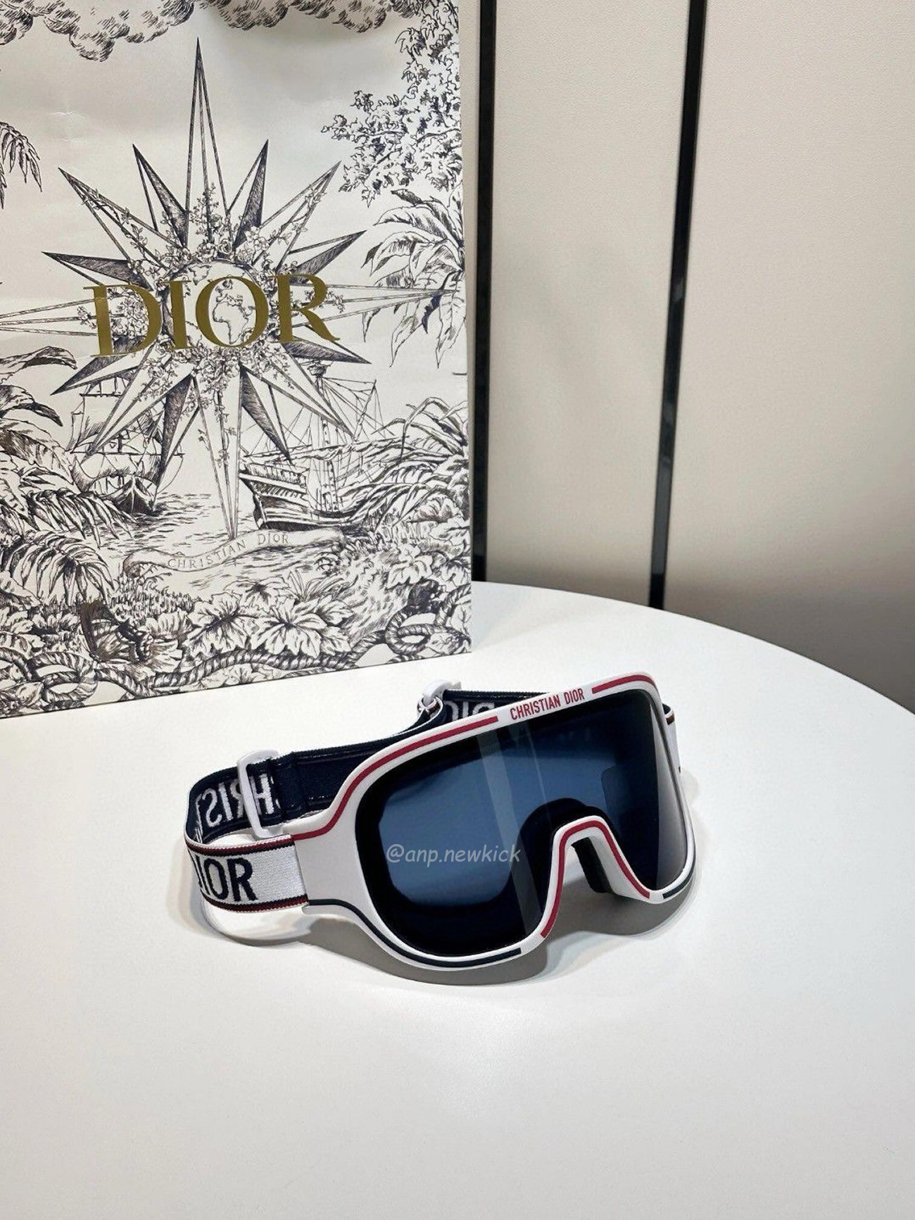 Dior Dioralps M1i White Ski Goggles (10) - www.kitistry.com Dior Dioralps M1i White Ski Goggles (10) - www.kitistry.com