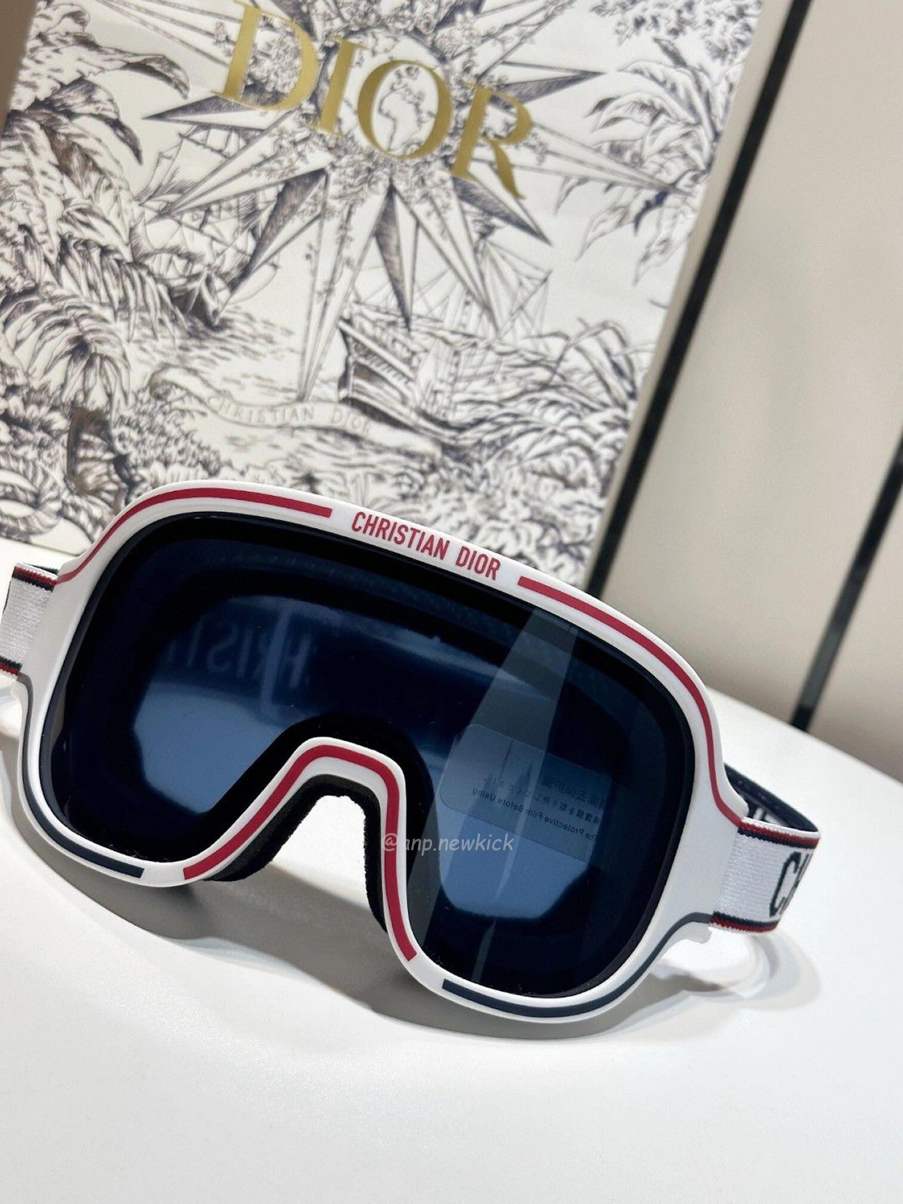Dior Dioralps M1i White Ski Goggles (3) - www.kitistry.com Dior Dioralps M1i White Ski Goggles (3) - www.kitistry.com