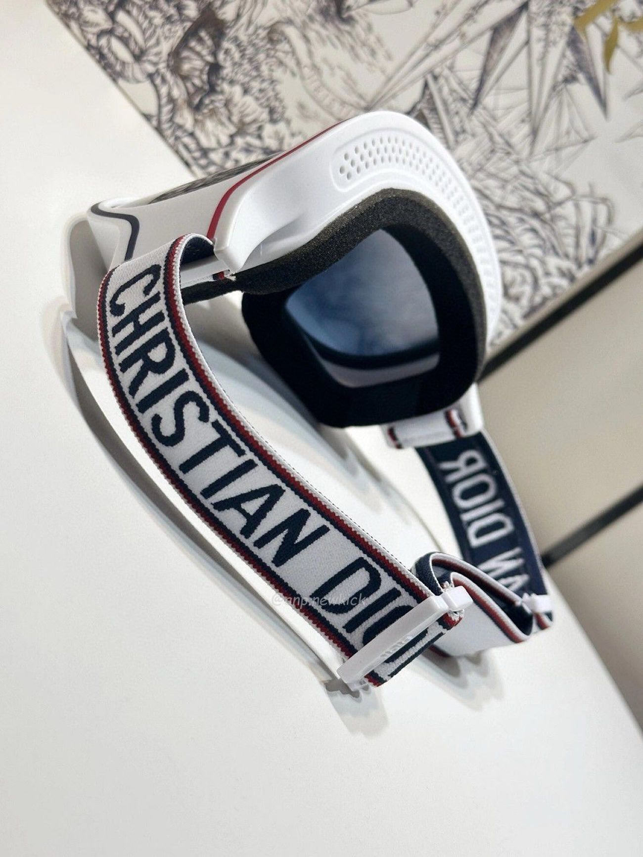 Dior Dioralps M1i White Ski Goggles (6) - www.kitistry.com Dior Dioralps M1i White Ski Goggles (6) - www.kitistry.com
