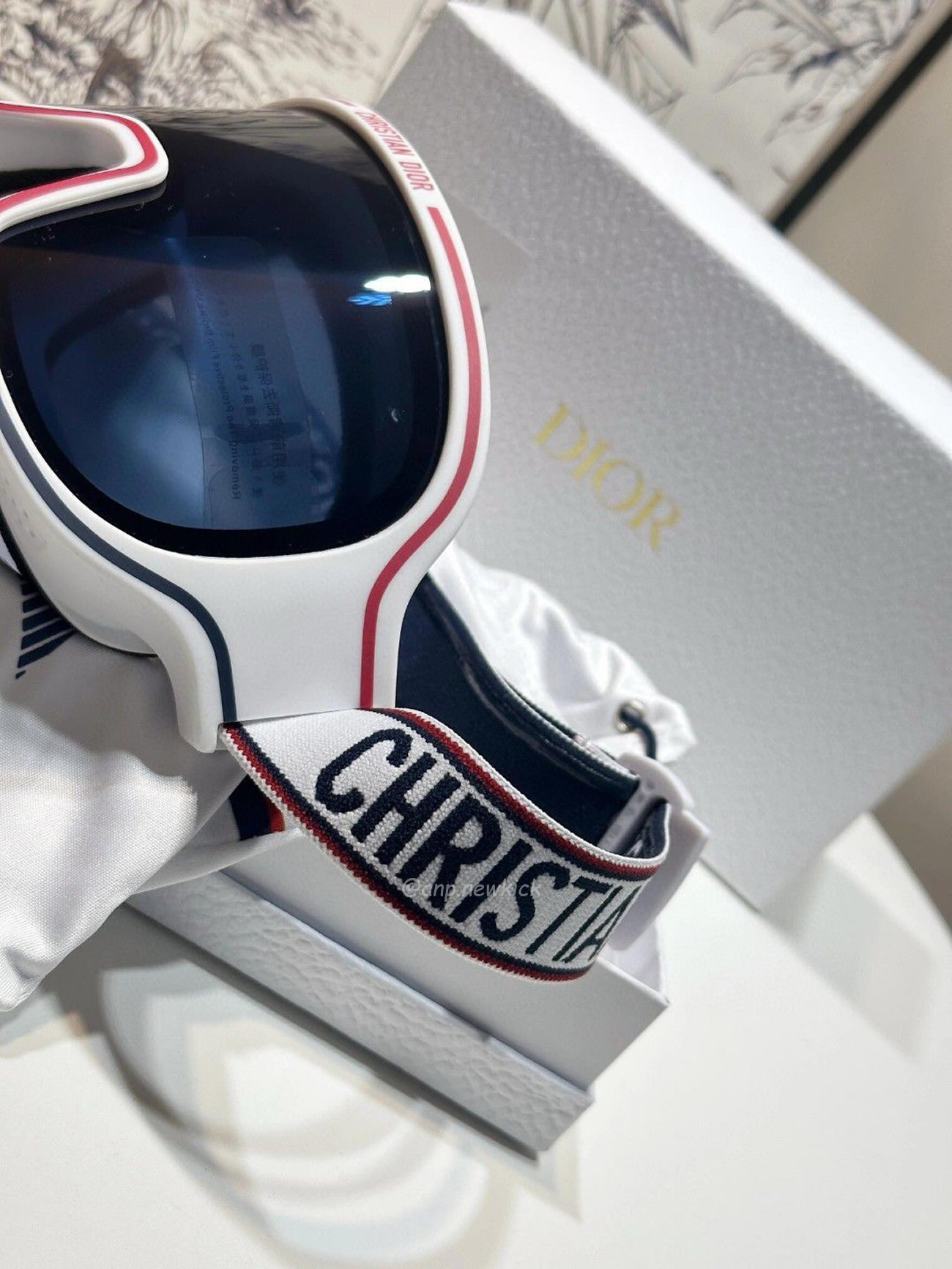 Dior Dioralps M1i White Ski Goggles (7) - www.kitistry.com Dior Dioralps M1i White Ski Goggles (7) - www.kitistry.com
