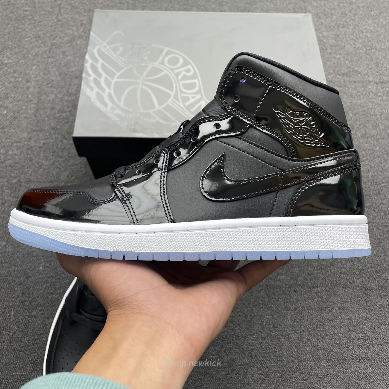 Air Jordan 1 Mid Se Space Jam Dv1308 004 (5) - www.kitistry.com Air Jordan 1 Mid Se Space Jam Dv1308 004 (5) - www.kitistry.com