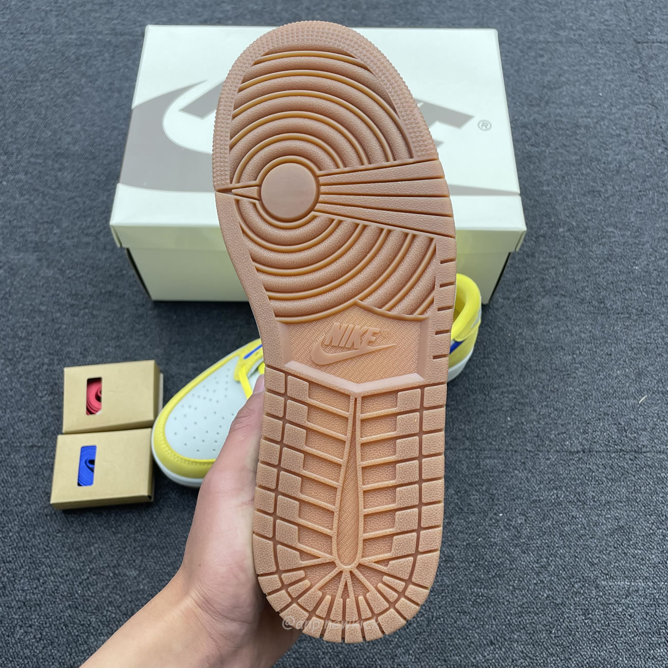 Travis Scott X Nike Air Jordan 1 Retro Low Og Sp Canary Dz4137 700 (14) - www.kitistry.com