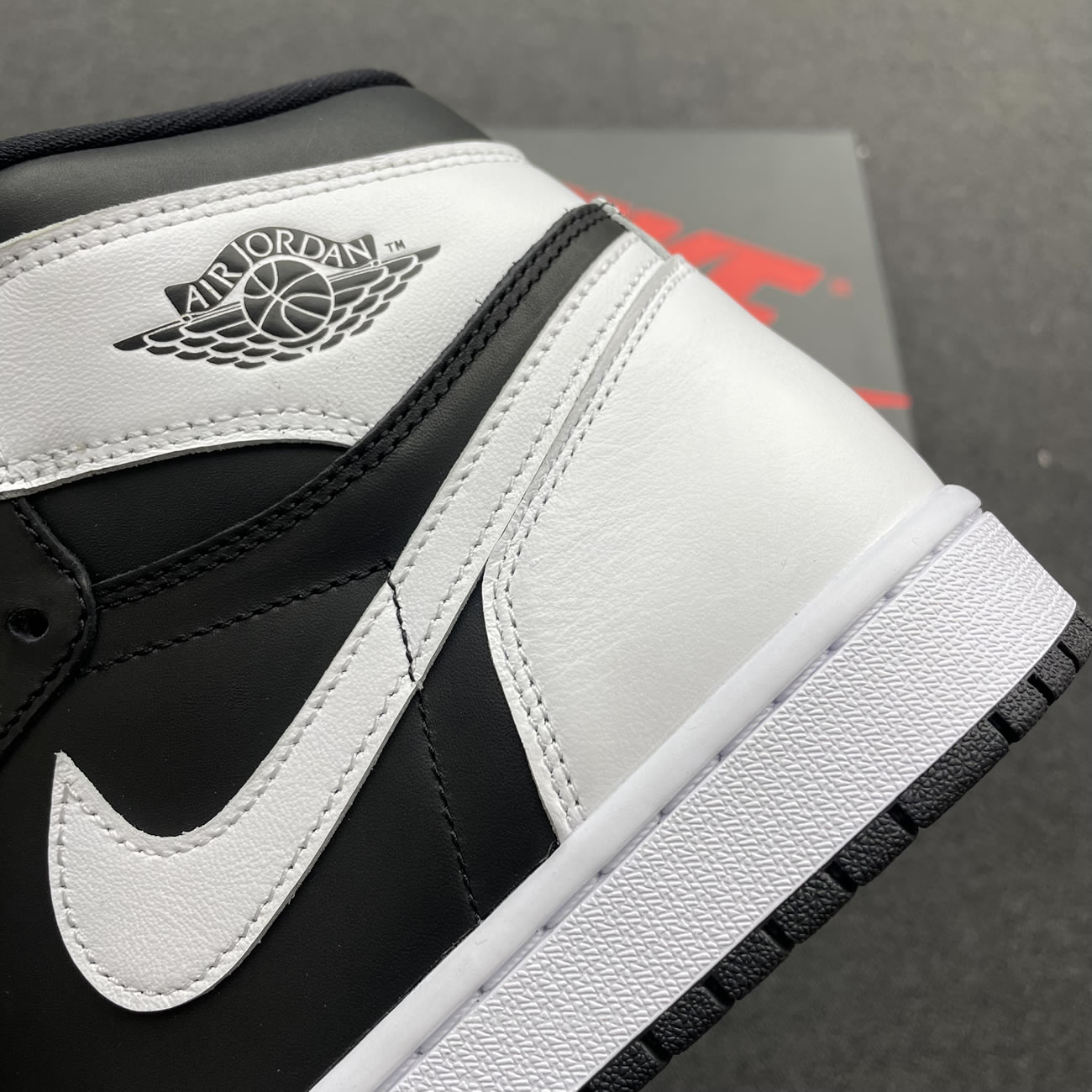 Air Jordan 1 Retro High Og Black White Dz5485 010 (3) - www.kitistry.com Air Jordan 1 Retro High Og Black White Dz5485 010 (3) - www.kitistry.com