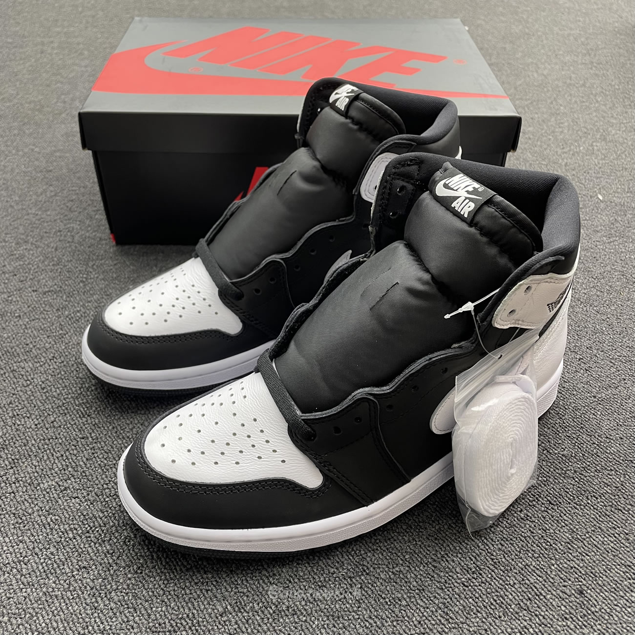 Air Jordan 1 Retro High Og Black White Dz5485 010 (7) - www.kitistry.com Air Jordan 1 Retro High Og Black White Dz5485 010 (7) - www.kitistry.com