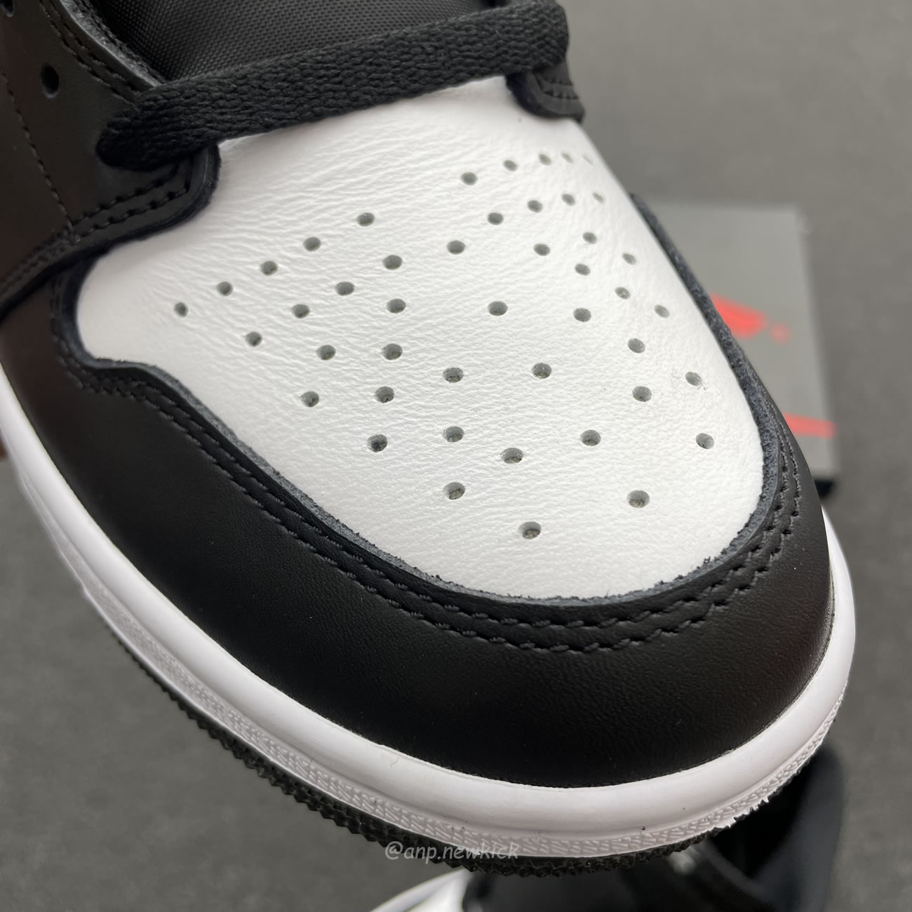 Air Jordan 1 Retro High Og Black White Dz5485 010 (9) - www.kitistry.com Air Jordan 1 Retro High Og Black White Dz5485 010 (9) - www.kitistry.com
