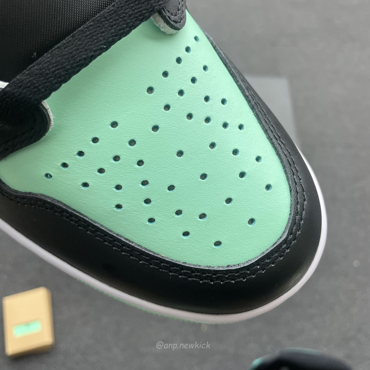 Air Jordan 1 Retro High Og Green Glow Dz5485 130 (10) - www.kitistry.com