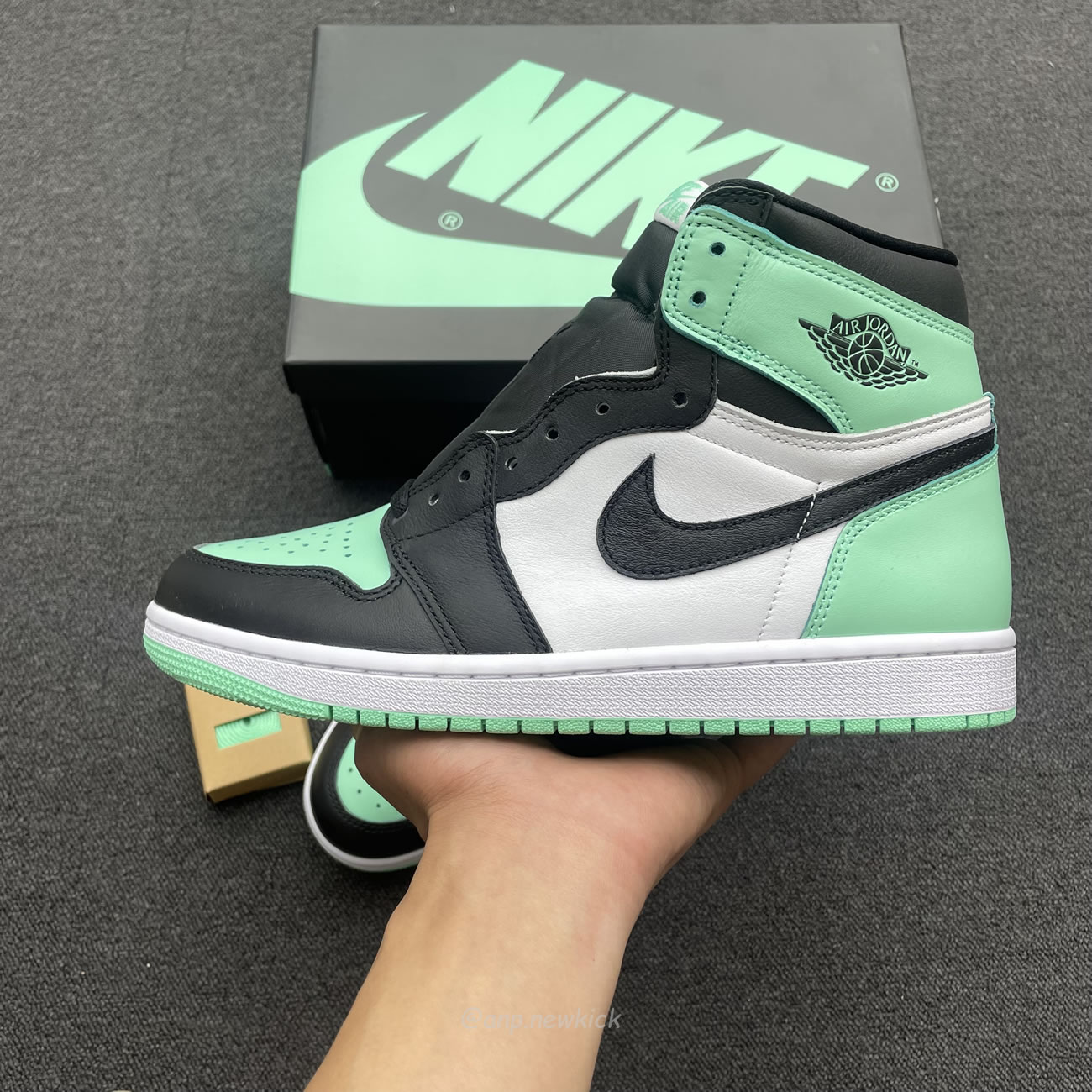 Air Jordan 1 Retro High Og Green Glow Dz5485 130 (4) - www.kitistry.com