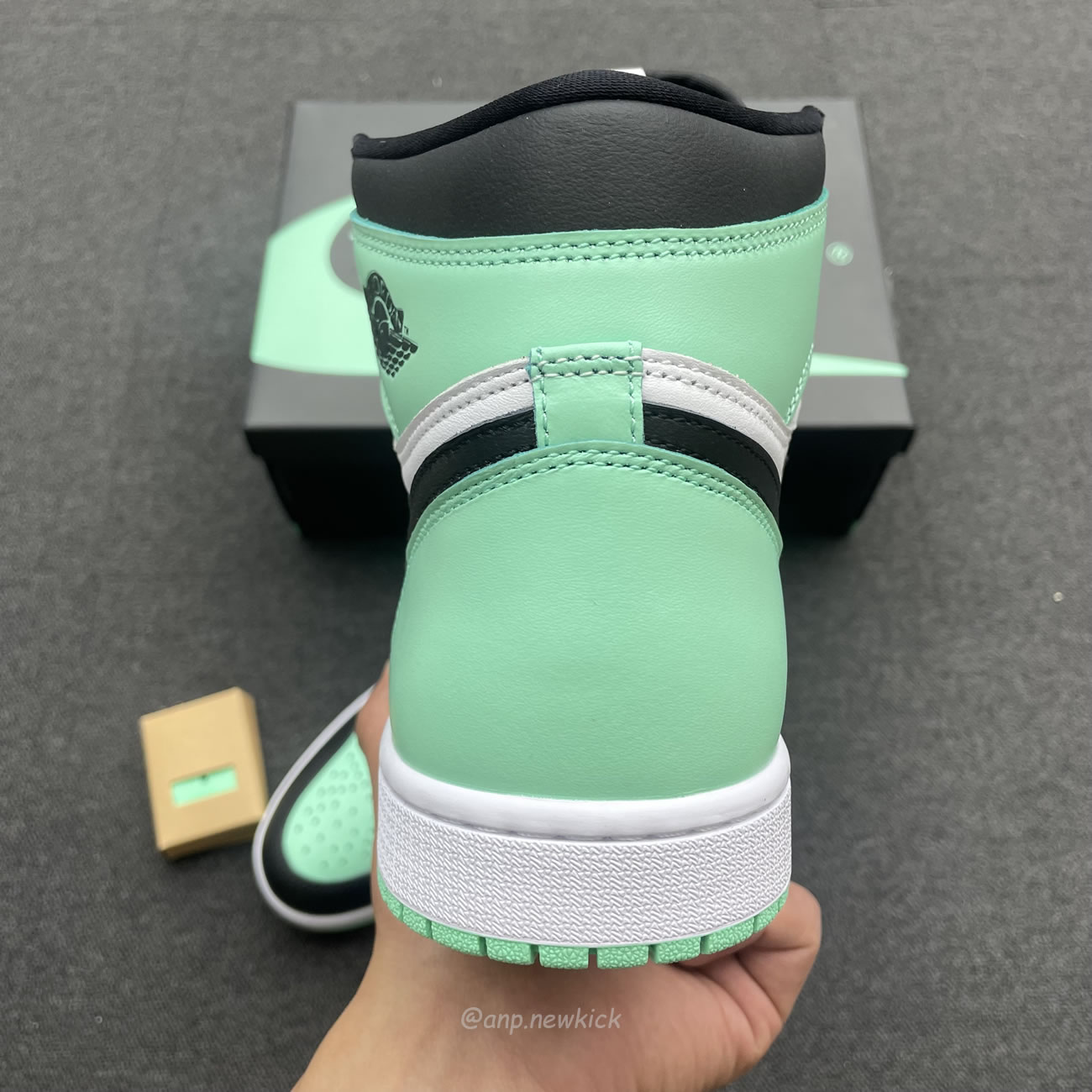 Air Jordan 1 Retro High Og Green Glow Dz5485 130 (6) - www.kitistry.com