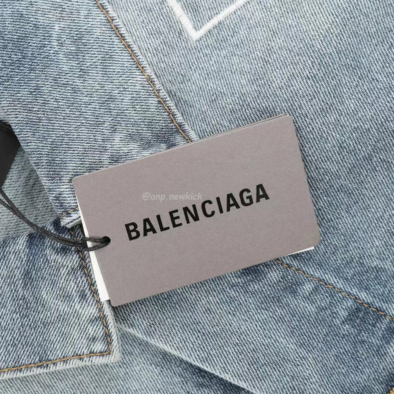 Balenciaga Retro Denim Jacket (6) - www.kitistry.com Balenciaga Retro Denim Jacket (6) - www.kitistry.com