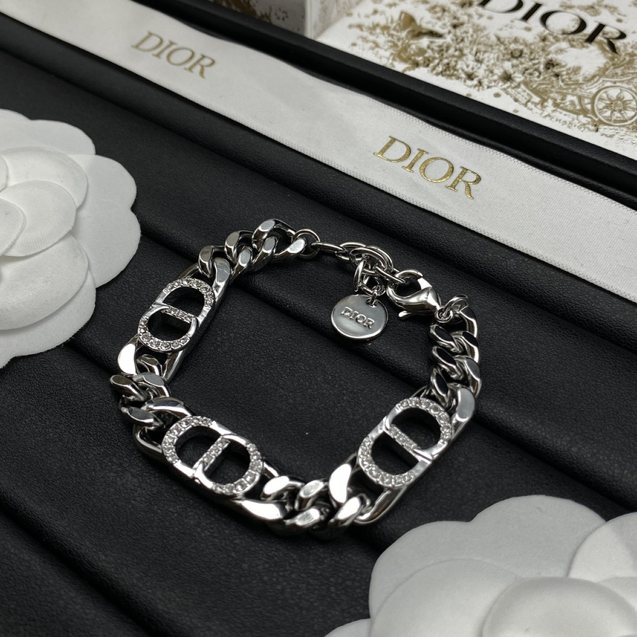 Dior Logo Text Chain Bracelet (6) - www.kitistry.com