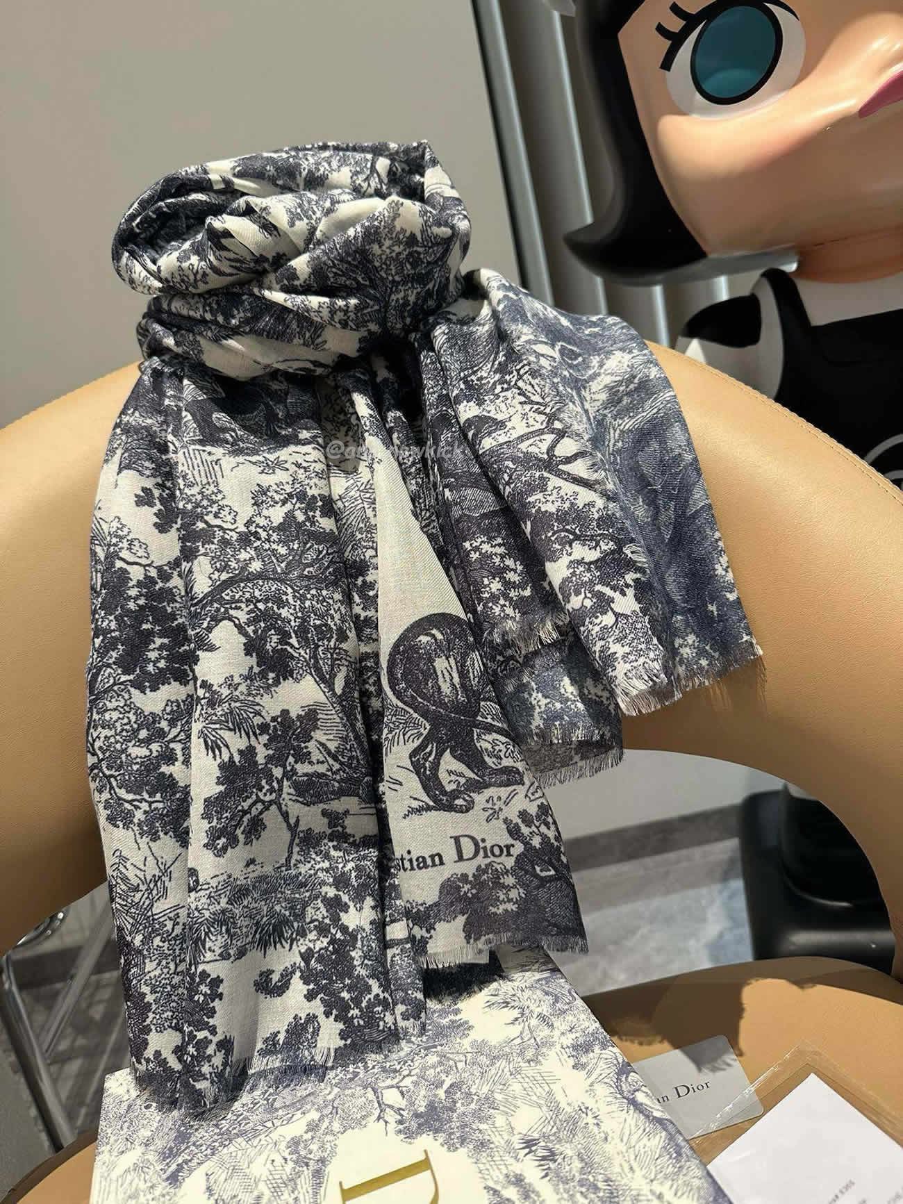 Dior Printed Shawl Cashmere Fabrics Sauvage Ruyi Print 140x180cm (11) - www.kitistry.com Dior Printed Shawl Cashmere Fabrics Sauvage Ruyi Print 140x180cm (11) - www.kitistry.com