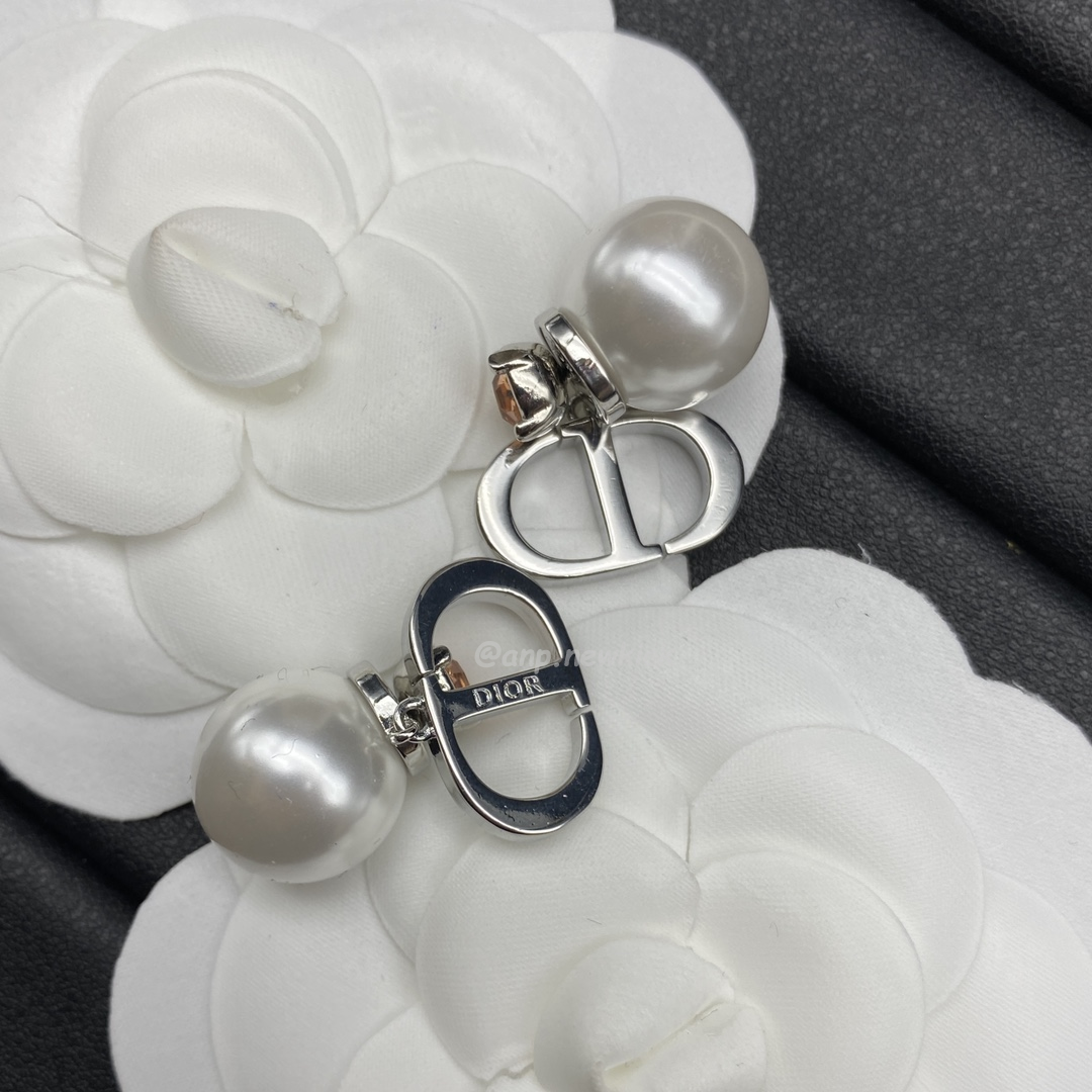Dior Earrings (16) - www.kitistry.com Dior Earrings (16) - www.kitistry.com