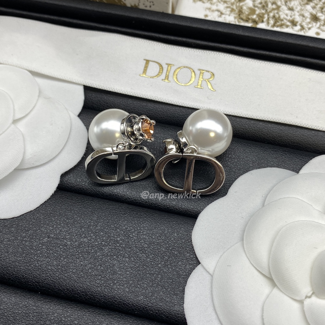 Dior Earrings (17) - www.kitistry.com Dior Earrings (17) - www.kitistry.com