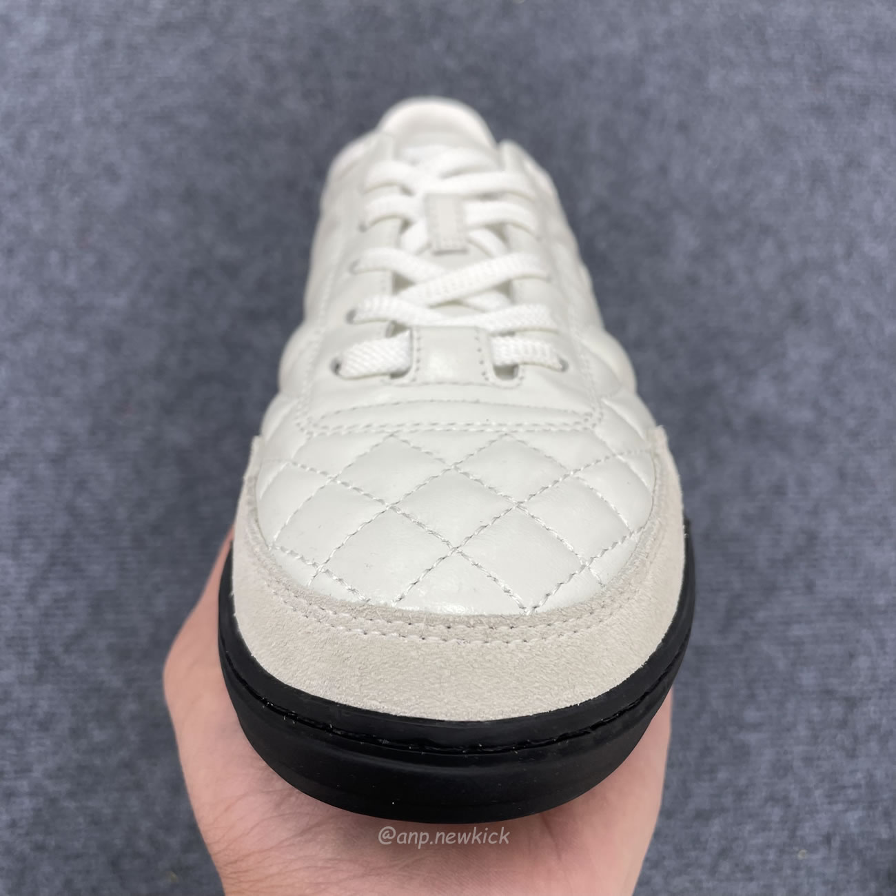 Chanel Shiny Calfskin Suede Quilted Cc Logo White Black E2435 (12) - www.kitistry.com Chanel Shiny Calfskin Suede Quilted Cc Logo White Black E2435 (12) - www.kitistry.com