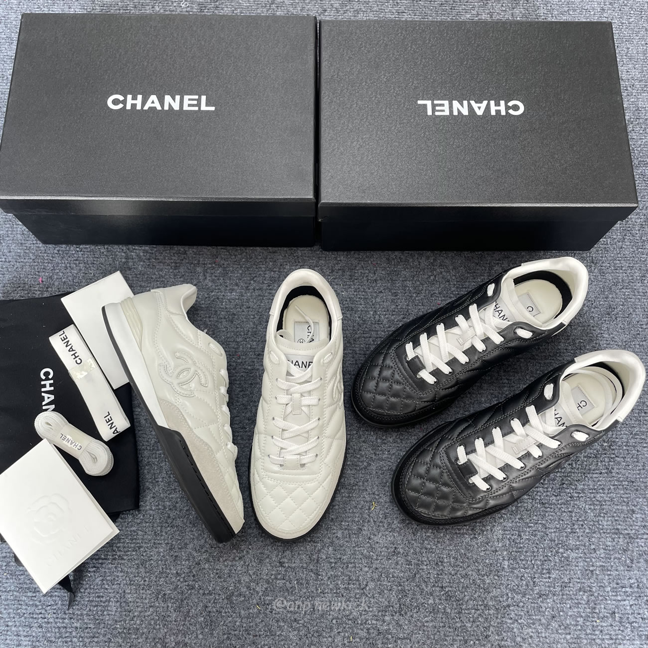 Chanel Shiny Calfskin Suede Quilted Cc Logo White Black E2435 (7) - www.kitistry.com Chanel Shiny Calfskin Suede Quilted Cc Logo White Black E2435 (7) - www.kitistry.com