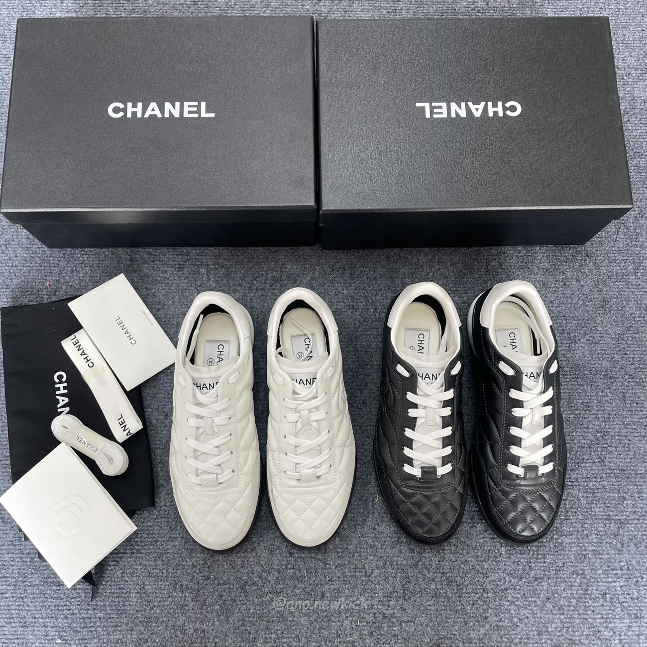 Chanel Shiny Calfskin Suede Quilted Cc Logo White Black E2435 (9) - www.kitistry.com Chanel Shiny Calfskin Suede Quilted Cc Logo White Black E2435 (9) - www.kitistry.com