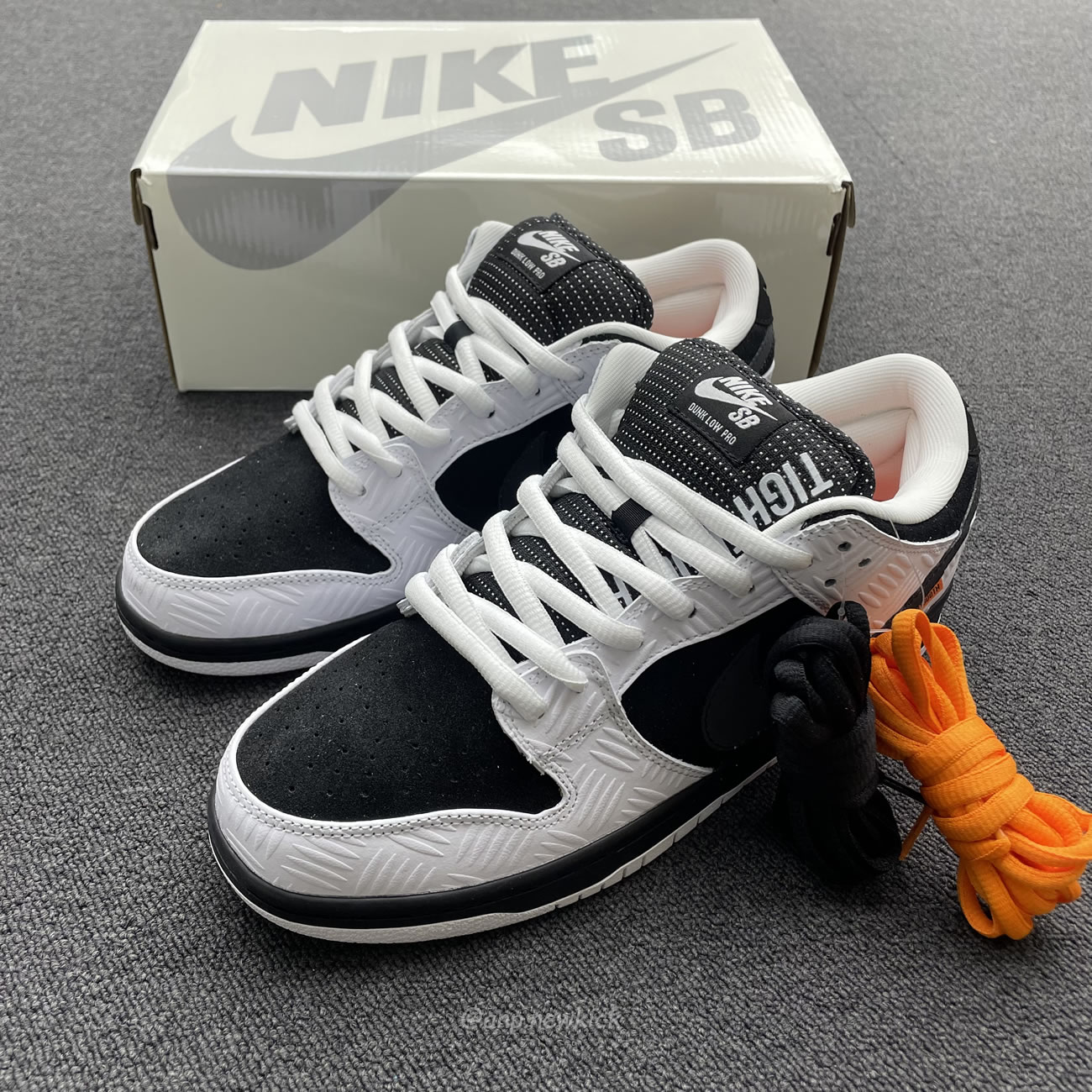 Nike Sb Dunk Low Tightbooth Fd2629 100 (2) - www.kitistry.com Nike Sb Dunk Low Tightbooth Fd2629 100 (2) - www.kitistry.com