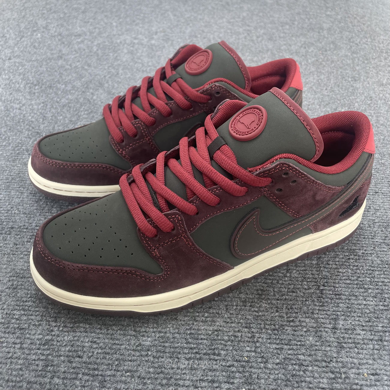 Nike Sb Dunk Low X Riot Skateshop Fz1289 200 (3) - www.kitistry.com Nike Sb Dunk Low X Riot Skateshop Fz1289 200 (3) - www.kitistry.com