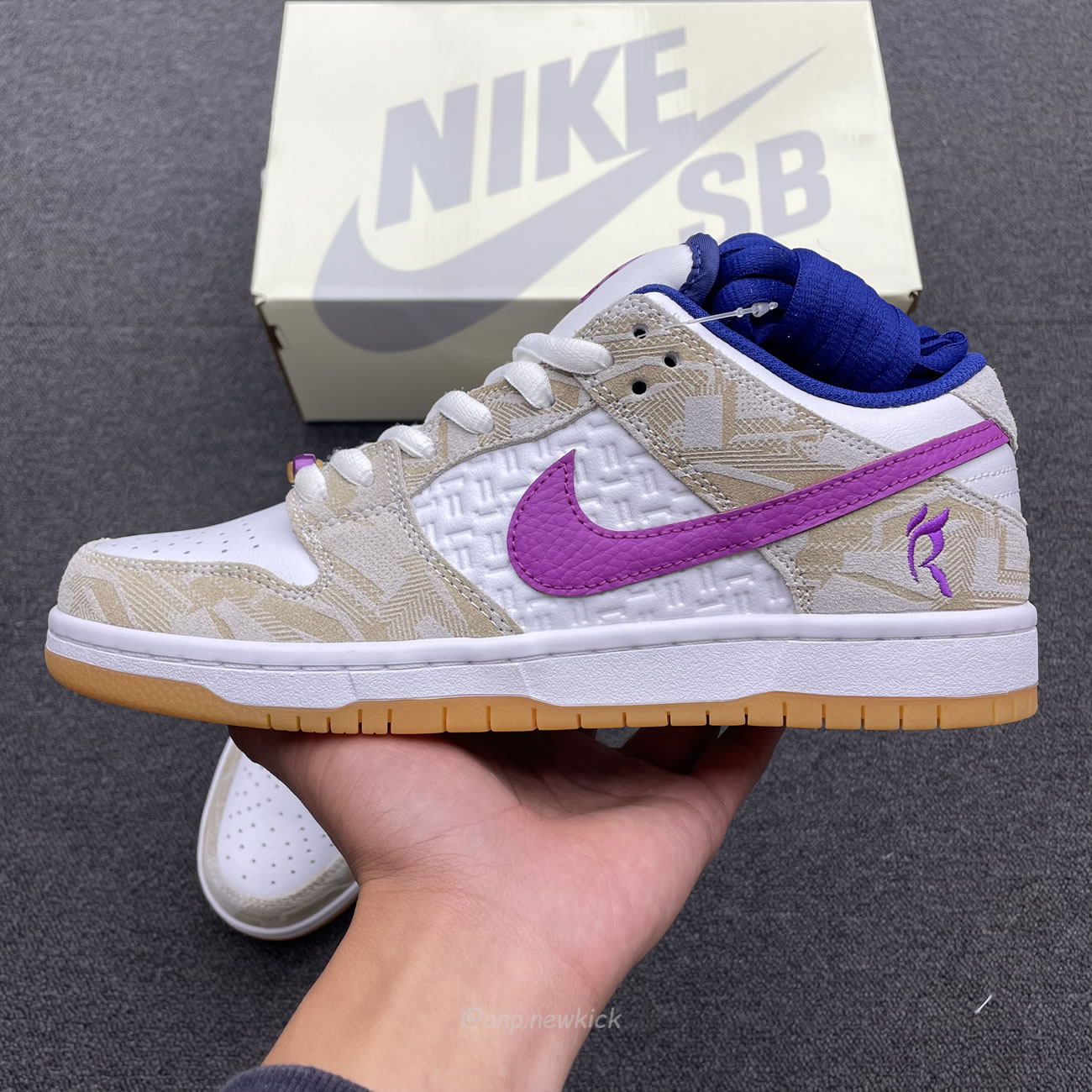 Nike Sb Dunk Low X Rayssa Leal Fz5251 001 (2) - www.kitistry.com Nike Sb Dunk Low X Rayssa Leal Fz5251 001 (2) - www.kitistry.com