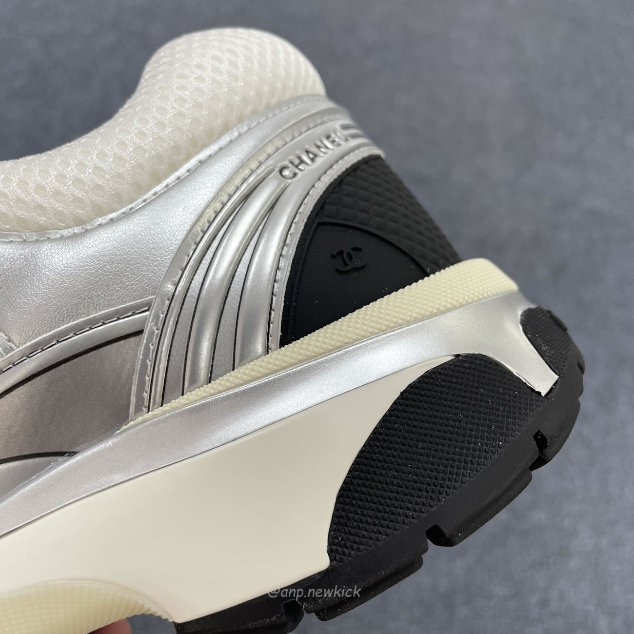 Chanel Cc Runner Silver Laminate G39792 Y56368 K5451 (4) - www.kitistry.com Chanel Cc Runner Silver Laminate G39792 Y56368 K5451 (4) - www.kitistry.com