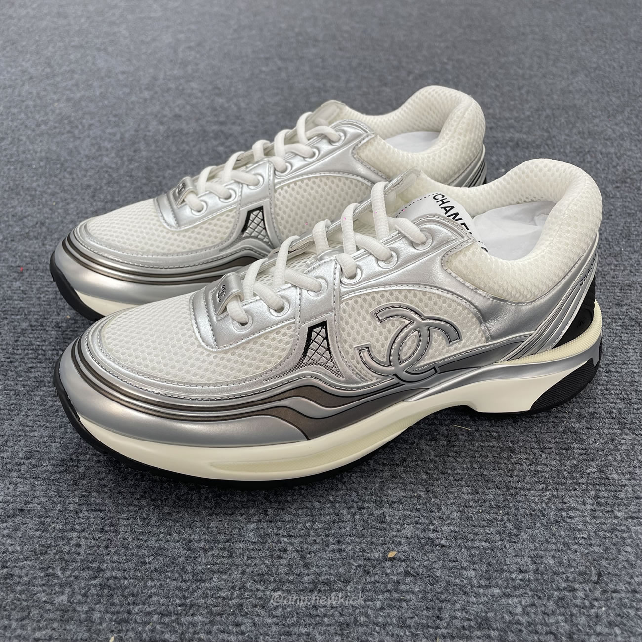 Chanel Cc Runner Silver Laminate G39792 Y56368 K5451 (6) - www.kitistry.com Chanel Cc Runner Silver Laminate G39792 Y56368 K5451 (6) - www.kitistry.com