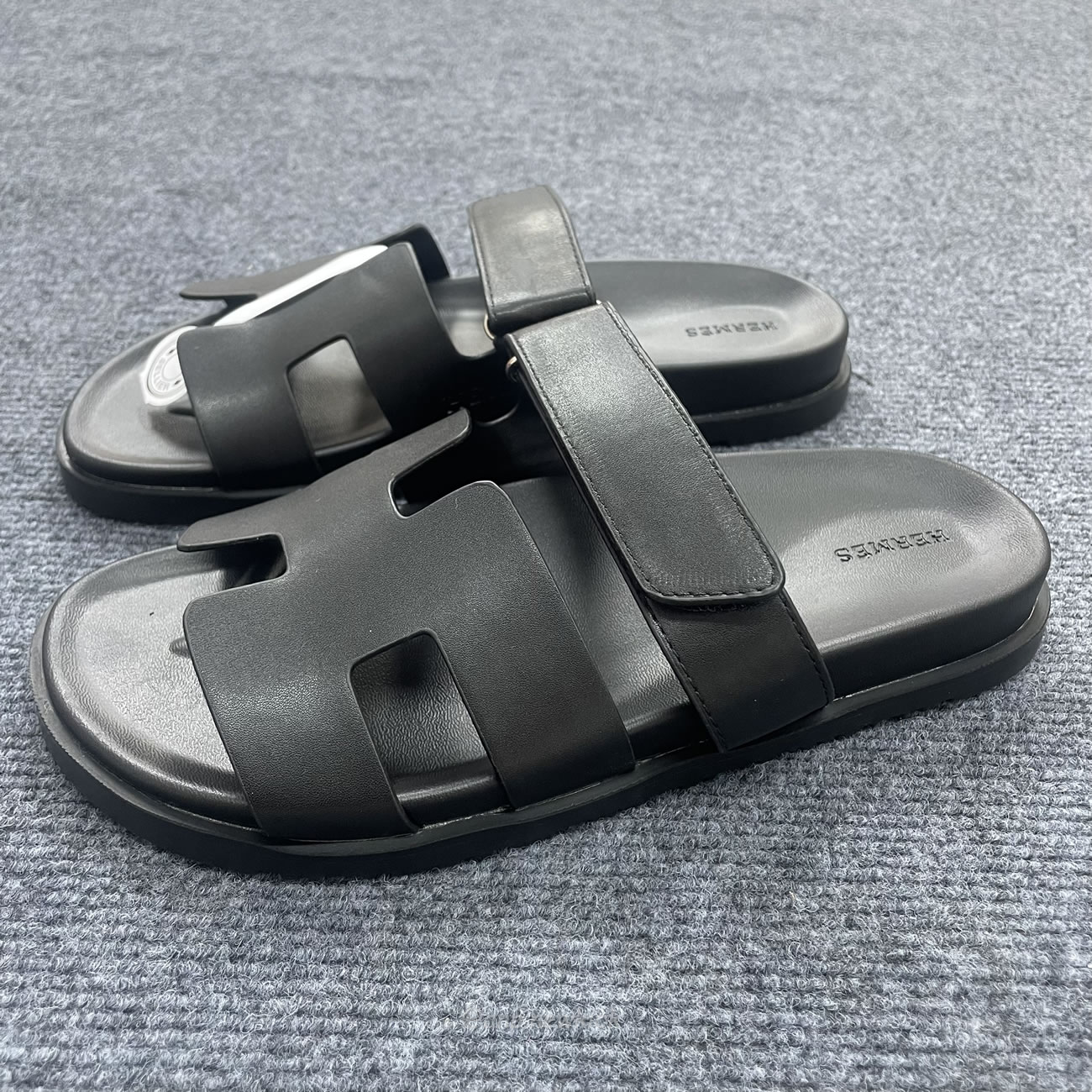 Hermes Chypre Sandal Noir Calfskin Leather H211865z (4) - www.kitistry.com Hermes Chypre Sandal Noir Calfskin Leather H211865z (4) - www.kitistry.com