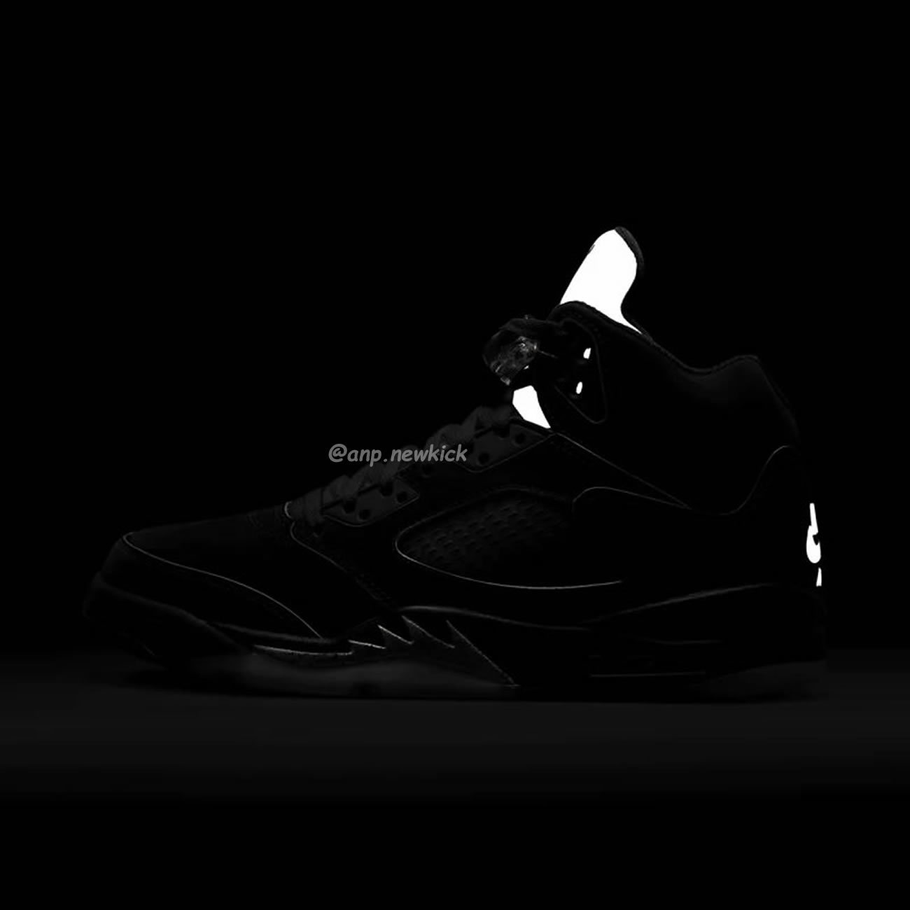 Air Jordan 5 Retro Og Black Metallic Reimagined Hf3975 001 (18) - www.kitistry.com Air Jordan 5 Retro Og Black Metallic Reimagined Hf3975 001 (18) - www.kitistry.com