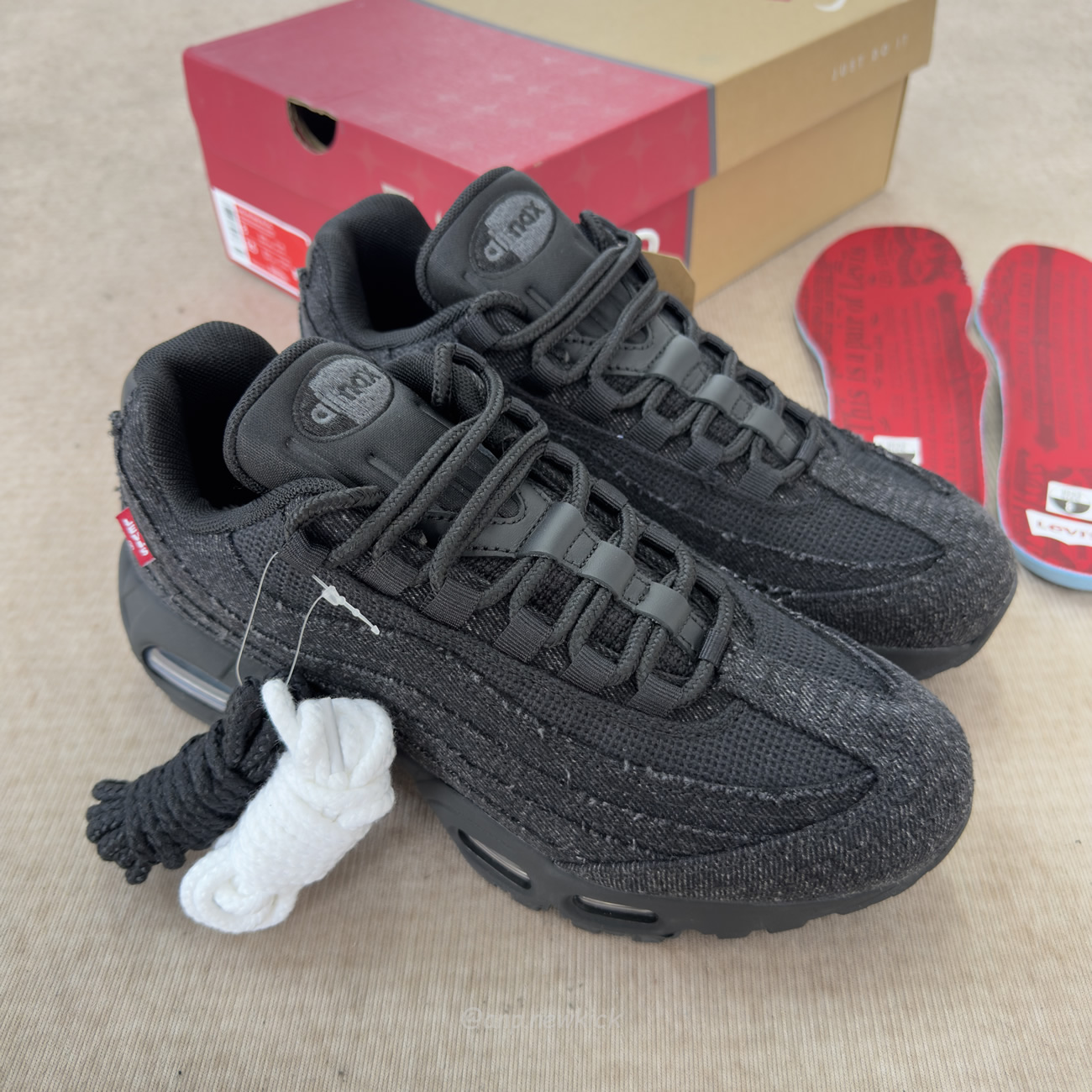 Nike Air Max 95 Og Levis Black Hm4743 001 (7) - www.kitistry.com Nike Air Max 95 Og Levis Black Hm4743 001 (7) - www.kitistry.com