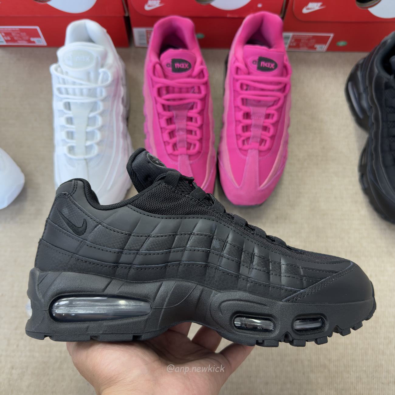Nike Air Max 95 Og Big Bubble Black Anthracite Triple White Fireberry (2) - www.kitistry.com Nike Air Max 95 Og Big Bubble Black Anthracite Triple White Fireberry (2) - www.kitistry.com