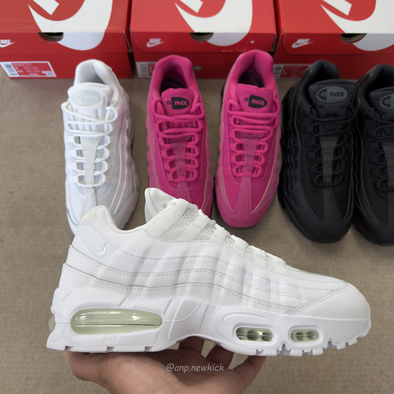 Nike Air Max 95 Og Big Bubble Black Anthracite Triple White Fireberry (5) - www.kitistry.com Nike Air Max 95 Og Big Bubble Black Anthracite Triple White Fireberry (5) - www.kitistry.com