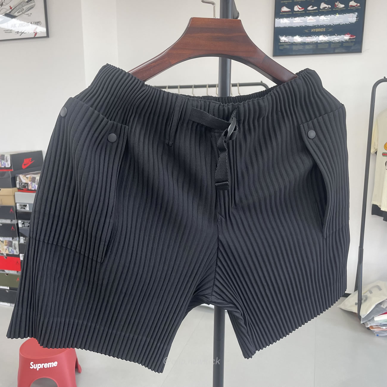 Homme Plissé Issey Miyake Flip Shorts Black Green (11) - www.kitistry.com Homme Plissé Issey Miyake Flip Shorts Black Green (11) - www.kitistry.com