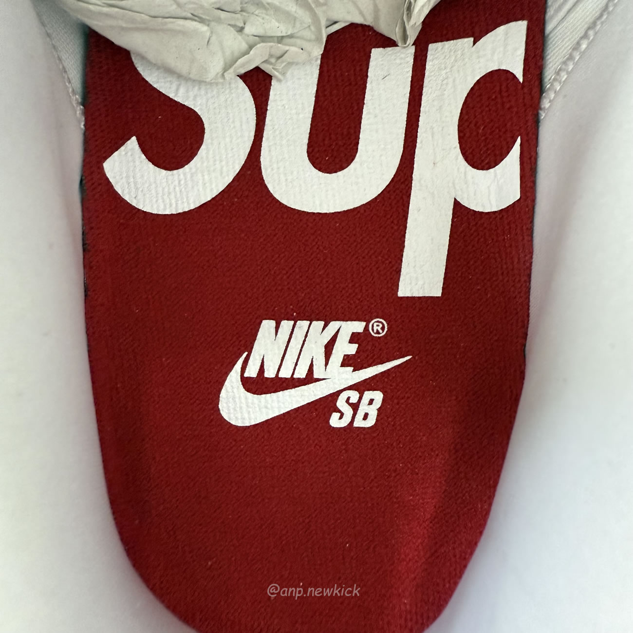 Nike Sb Dunk Low Supreme 94 White Metallic Silver Hq8487 100 (8) - www.kitistry.com Nike Sb Dunk Low Supreme 94 White Metallic Silver Hq8487 100 (8) - www.kitistry.com