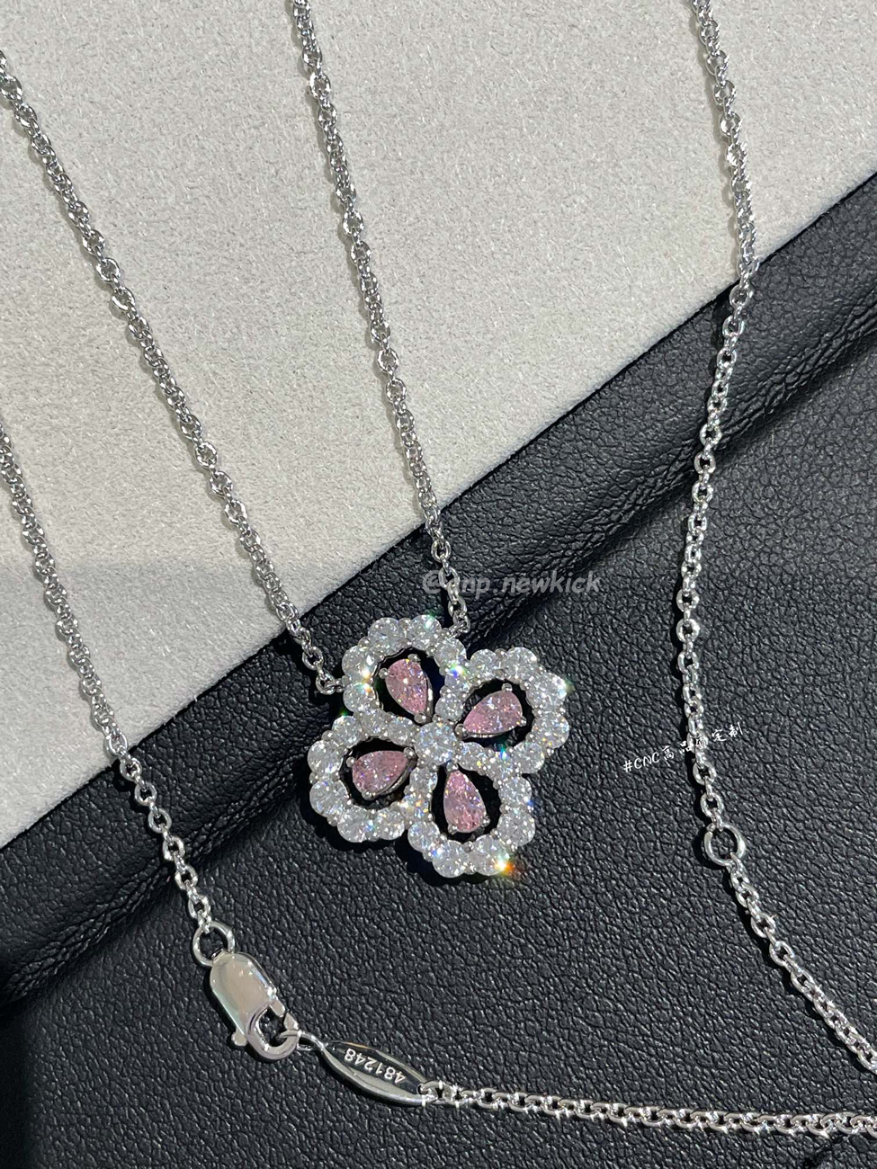 Harry Winston Diamond Necklace (2) - www.kitistry.com Harry Winston Diamond Necklace (2) - www.kitistry.com