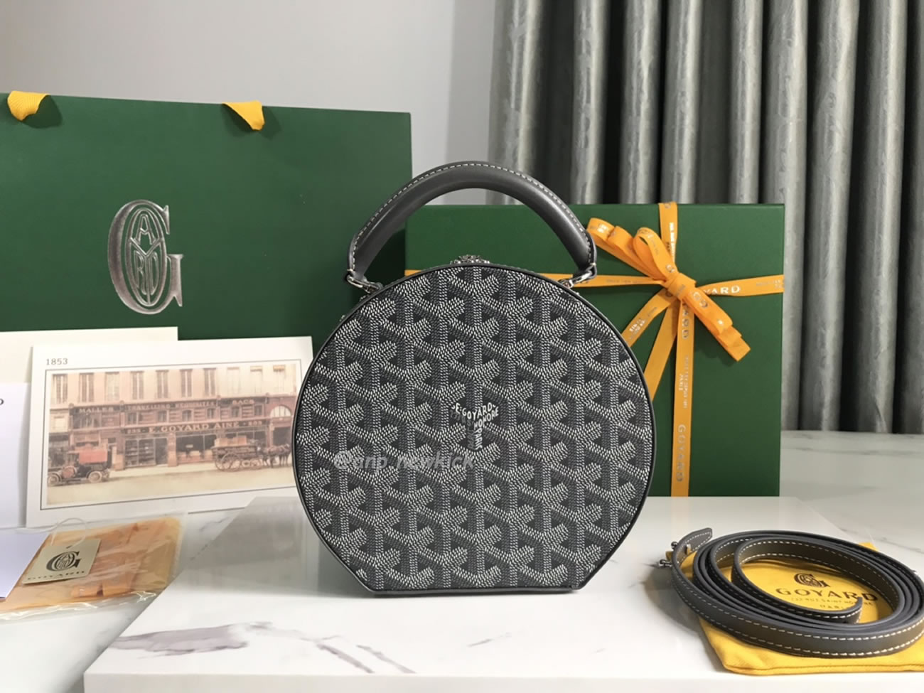 Goyard Alto Hat Box Bag 16.5 Cm X 7 Cm X 18 Cm (11) - www.kitistry.com